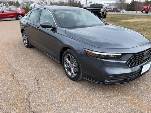 Certified 2023 Honda Accord EX image 4