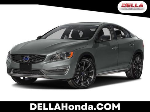 Used 2016 Volvo S60 T5 Cross Country Platinum AWD/4WD image 1