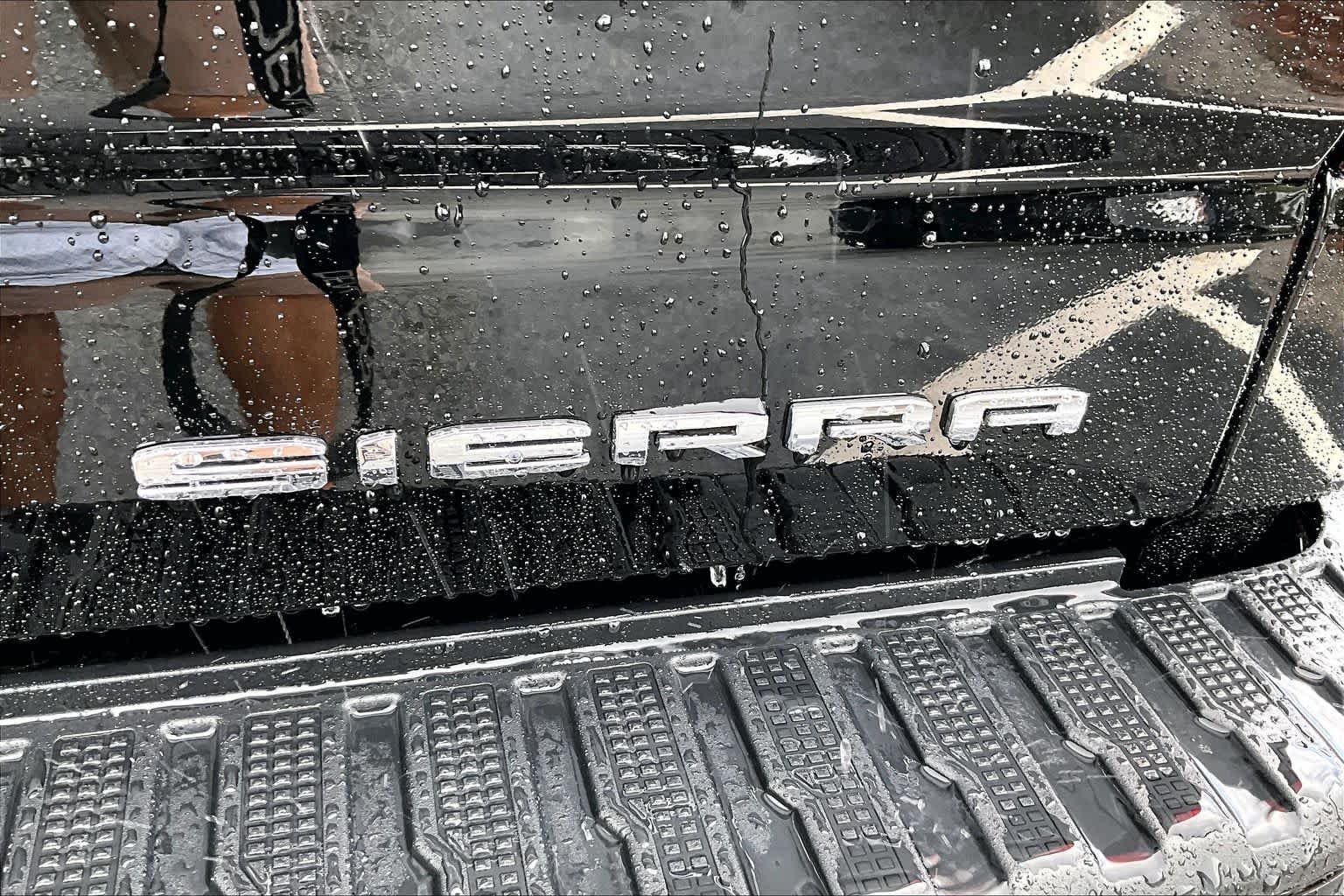 Used 2025 GMC Sierra 1500 Denali w/ Denali Reserve Package AWD/4WD image 10
