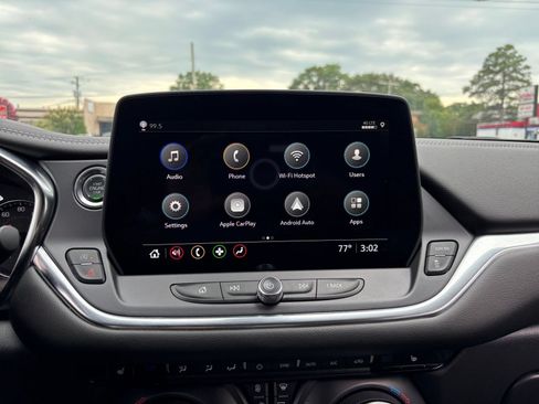 Used 2025 Chevrolet Blazer LT FWD image 19