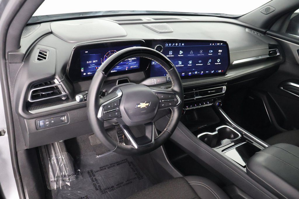 Used 2024 Chevrolet Traverse LT w/ Enhanced Driving Package FWD image 5