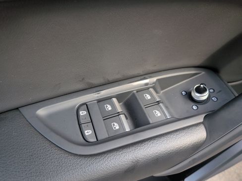 Used 2023 Audi Q5 2.0T Premium w/ Convenience Package image 15