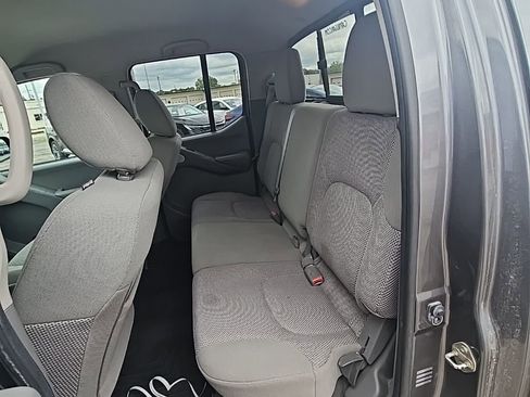 Used 2018 Nissan Frontier SV w/ Value Truck Package AWD/4WD image 23