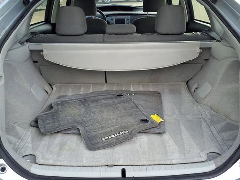 Used 2015 Toyota Prius Three image 19