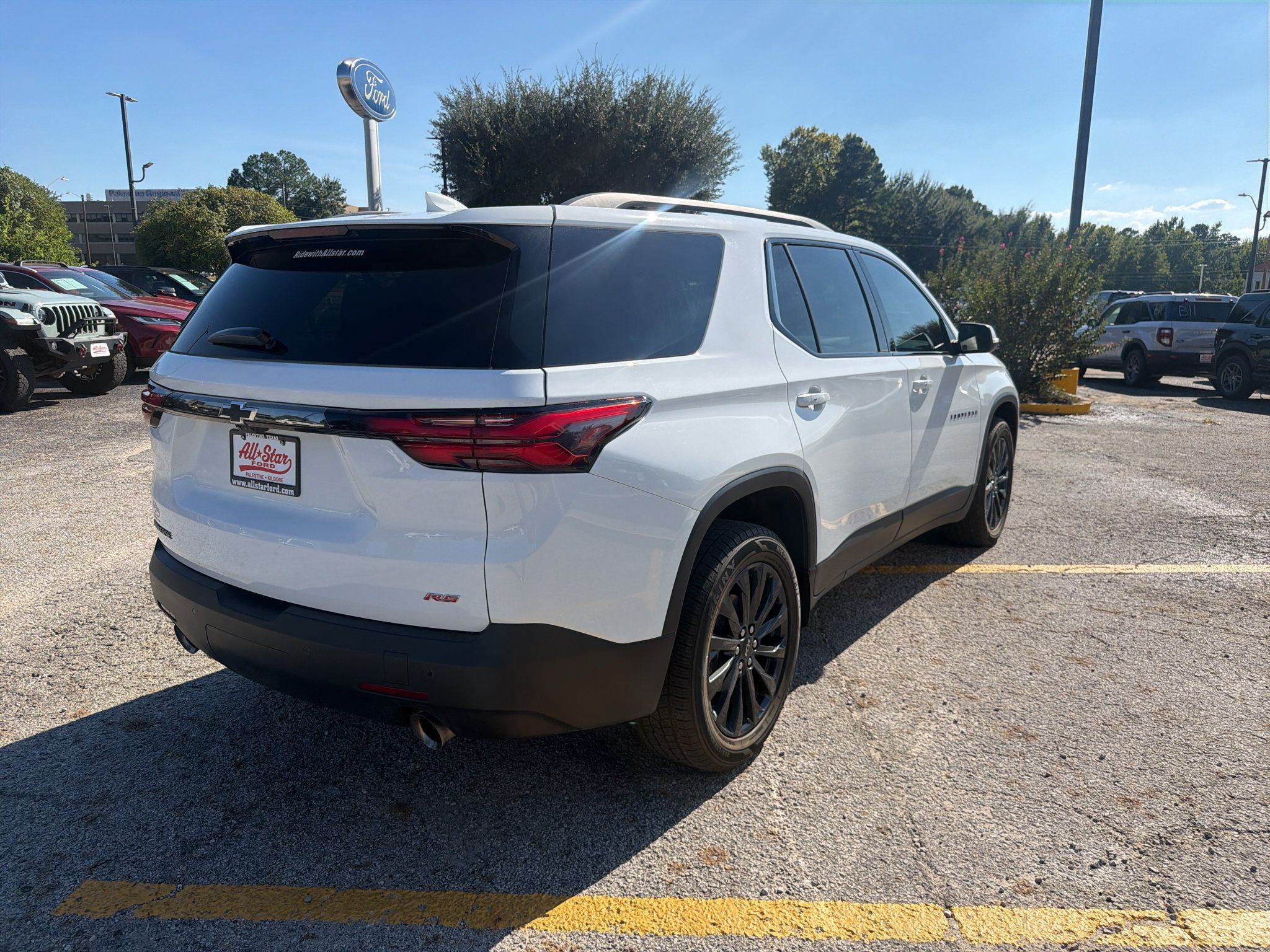 Used 2023 Chevrolet Traverse RS FWD image 5