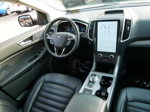 Used 2021 Ford Edge SEL AWD/4WD image 9