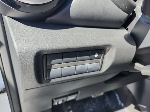 Used 2024 Nissan Kicks SR w/ SR Premium Package FWD image 19