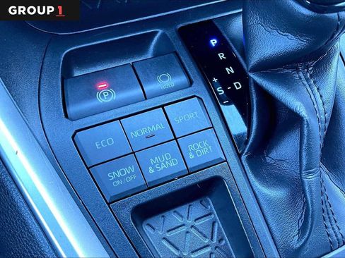 Used 2021 Toyota RAV4 XLE image 34