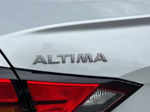 Used 2024 Nissan Altima 2.5 SV FWD image 26