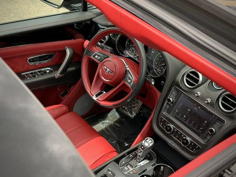 Used 2019 Bentley Bentayga AWD/4WD image 9