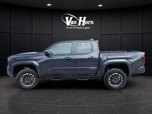 Used 2025 Toyota Tacoma TRD Sport w/ TRD Sport Premium Package image 14