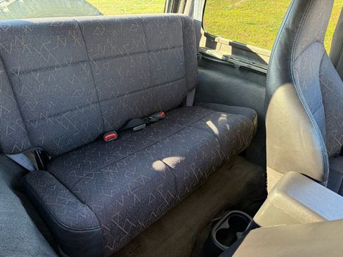 Used 2002 Jeep Wrangler X image 18