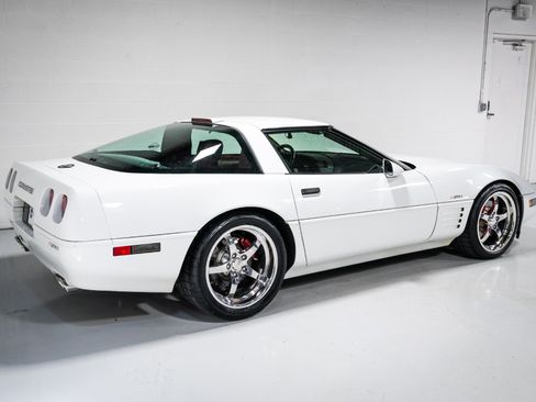 Used 1991 Chevrolet Corvette ZR-1 image 3