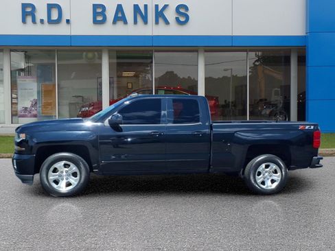 Used 2018 Chevrolet Silverado 1500 LT w/ All Star Edition AWD/4WD image 2
