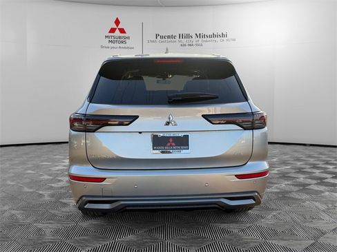 New 2026 Mitsubishi Outlander SEL image 6
