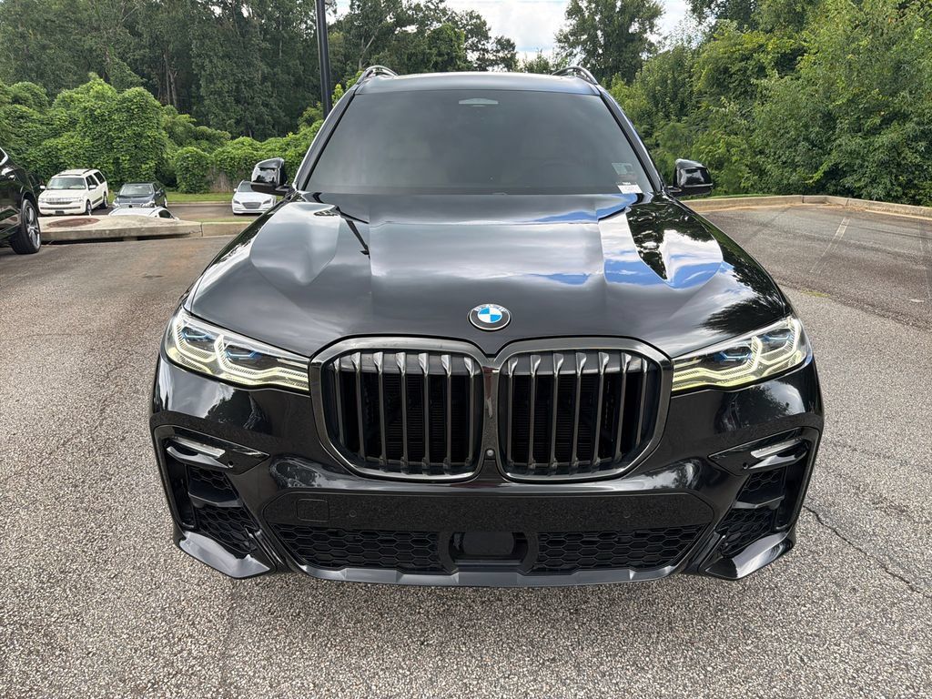 Used 2022 BMW X7 M50i w/ Dynamic Handling Package AWD/4WD image 2