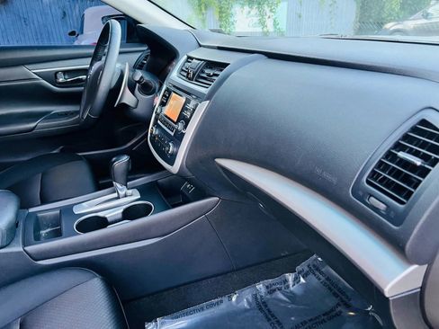 Used 2016 Nissan Altima 2.5 SR w/ LED Appearance Package image 17