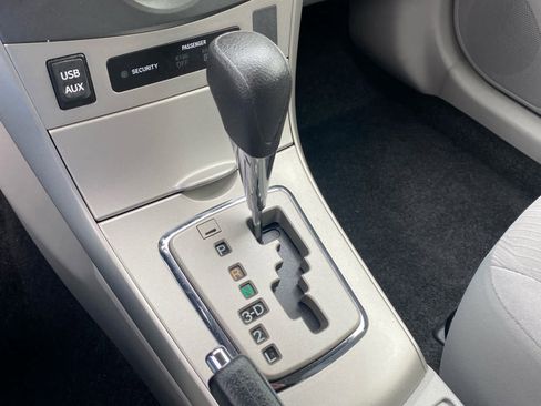 Used 2013 Toyota Corolla LE image 37