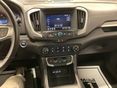 Used 2024 GMC Terrain SLE image 7