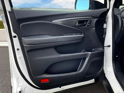 Used 2022 Honda Passport EX-L image 12