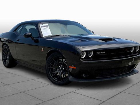 Used 2019 Dodge Challenger R/T Scat Pack w/ Dynamics Package RWD image 3