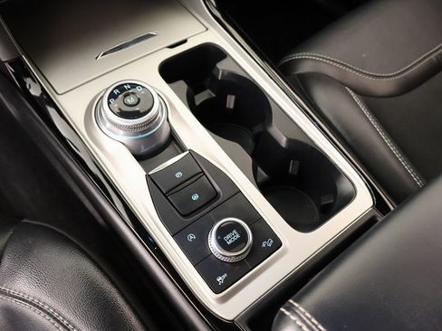 Used 2022 Ford Explorer ST w/ ST Street Pack image 8