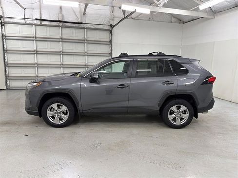 Used 2022 Toyota RAV4 XLE image 6