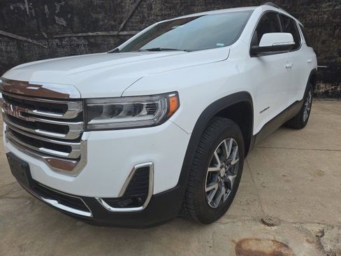 Used 2023 GMC Acadia SLT image 1