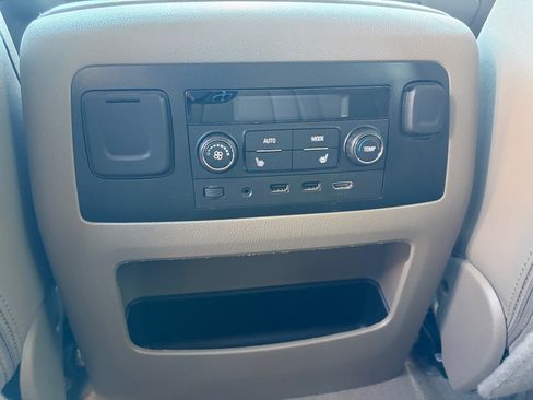 Used 2020 GMC Yukon SLT w/ Open Road Package RWD image 13