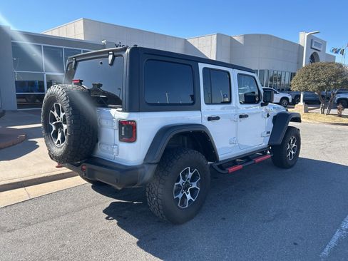 Used 2022 Jeep Wrangler Unlimited Rubicon w/ Cold Weather Group image 5