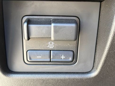 Used 2024 Chevrolet Colorado ZR2 w/ ZR2 Convenience Package III AWD/4WD image 31