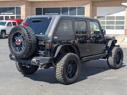 Used 2018 Jeep Wrangler Unlimited Sport S AWD/4WD image 5