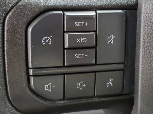 Used 2023 Ford F350 XLT w/ FX4 Off-Road Package image 32