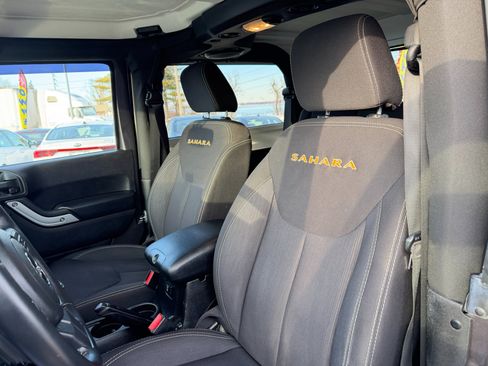 Used 2014 Jeep Wrangler Sahara w/ Connectivity Group image 12