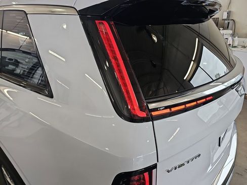 New 2026 Cadillac Vistiq Luxury w/ LPO, Floor Liner Package image 37