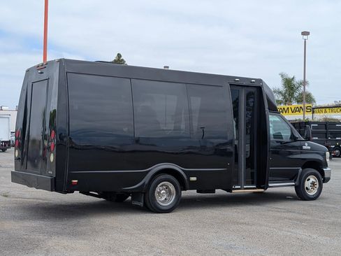 Used 2012 Ford E-350 and Econoline 350 Super Duty w/ Shuttle Bus Prep Pkg RWD image 7
