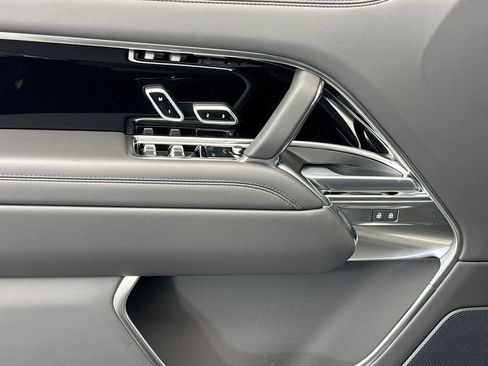 New 2026 Land Rover Range Rover SE image 22