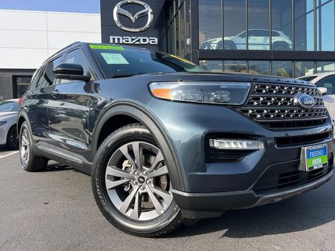 Used 2022 Ford Explorer XLT w/ Equipment Group 202A image 2