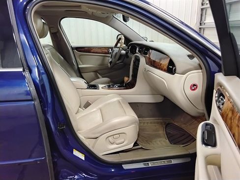 Used 2004 Jaguar XJ8 RWD image 11