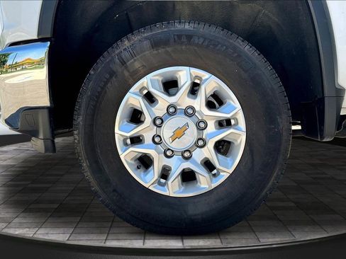 Used 2023 Chevrolet Silverado 2500 LT w/ Convenience Package AWD/4WD image 33