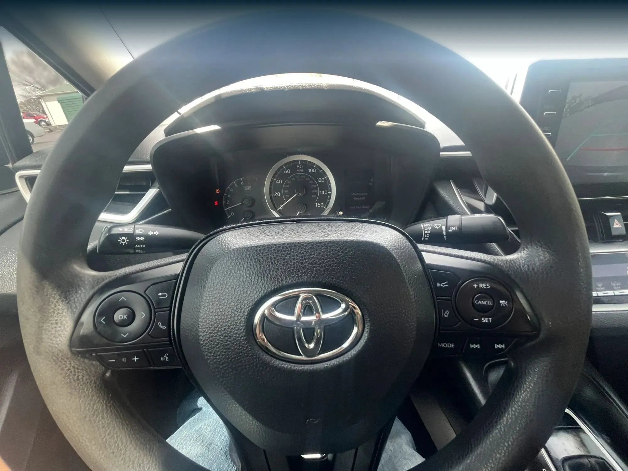Used 2020 Toyota Corolla LE FWD image 16
