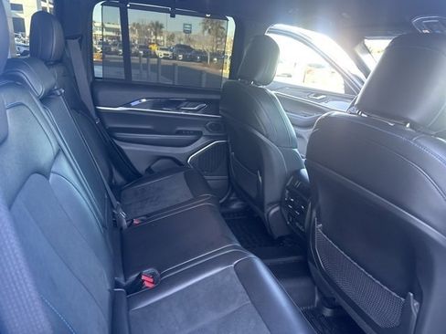 Used 2022 Jeep Grand Cherokee Trailhawk w/ Luxury Tech Group III image 11