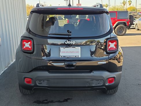 Used 2019 Jeep Renegade Latitude image 6