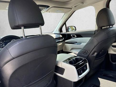 Used 2024 Kia Carnival SX Prestige FWD image 15