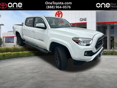 Used 2023 Toyota Tacoma SR5 image 1