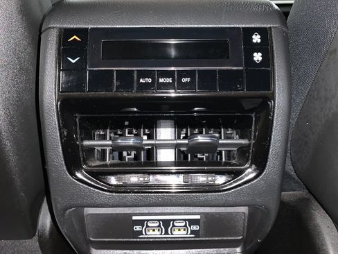 Used 2024 Jeep Grand Cherokee L Laredo AWD/4WD image 16