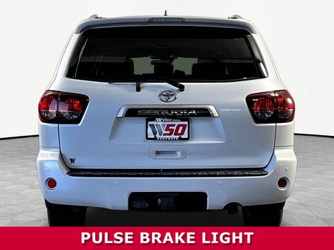 Used 2022 Toyota Sequoia SR5 AWD/4WD image 5