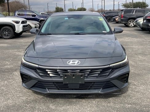 Used 2024 Hyundai Elantra SEL w/ Convenience Package image 2