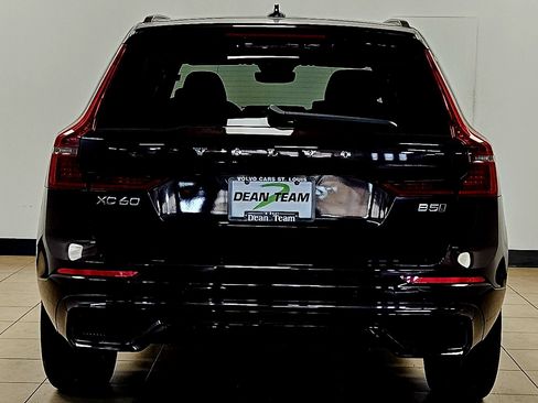 New 2026 Volvo XC60 B5 Core w/ Climate Package image 9