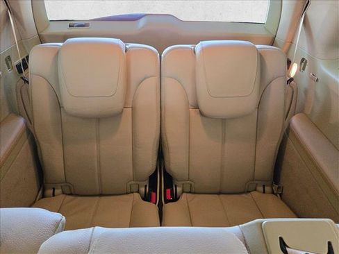 Used 2012 Mercedes-Benz GL 550 4MATIC image 19